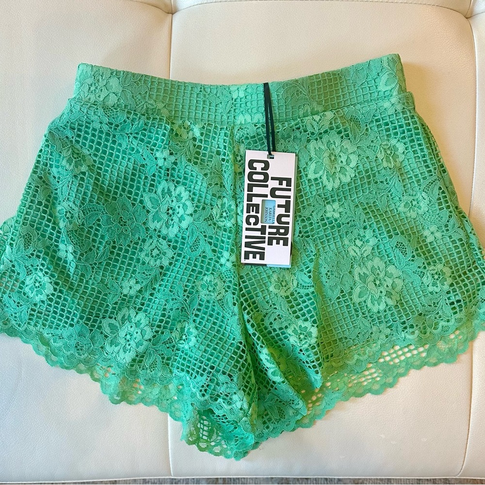 NWT Future Collective Size Small - Lace Shorts - Green W/Pockets